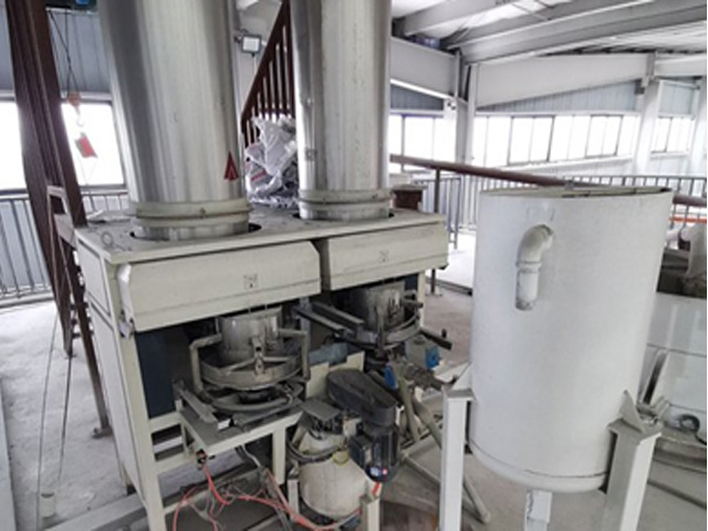 Système de mesure et de mélange automatique de poudre en aluminium