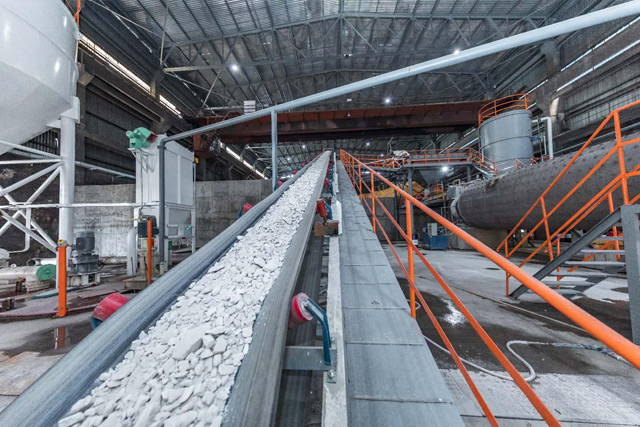 Équipement de transformation des matières premières de l'usine de fabrication de blocs AAC